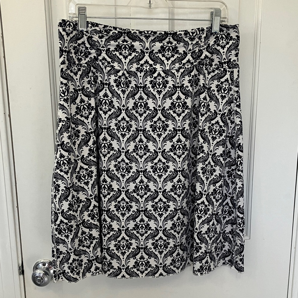 Tranquility by Colorado Black and White patterned Skirt - Women's size large